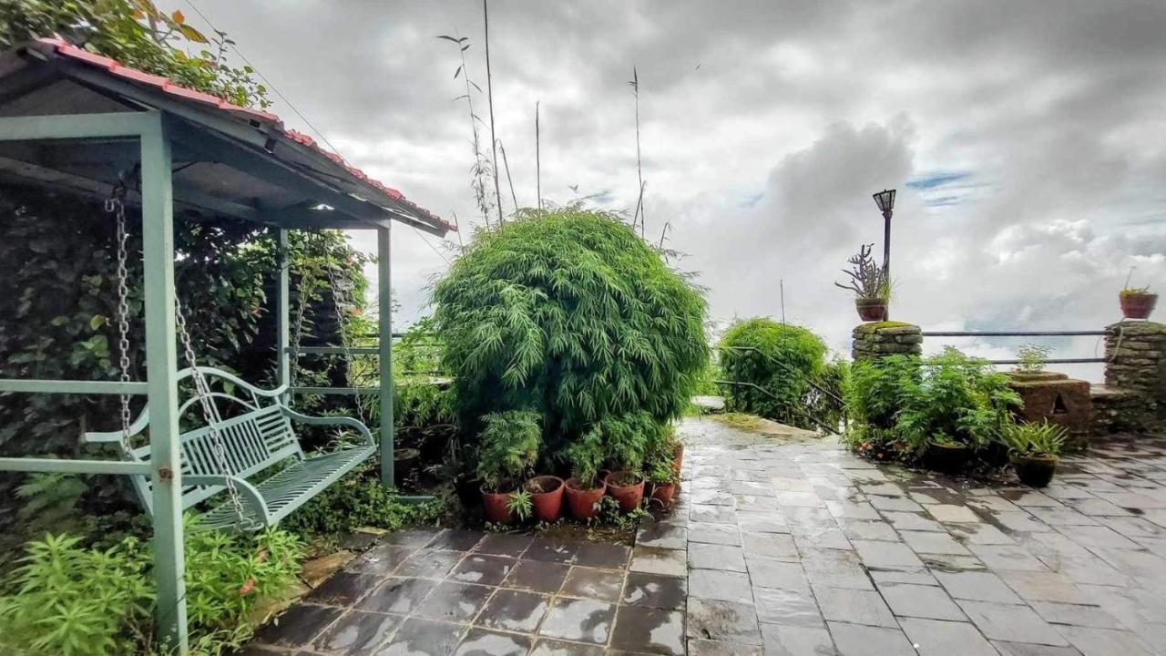 Panoramic View Guest House Sarangkot ポカラ エクステリア 写真