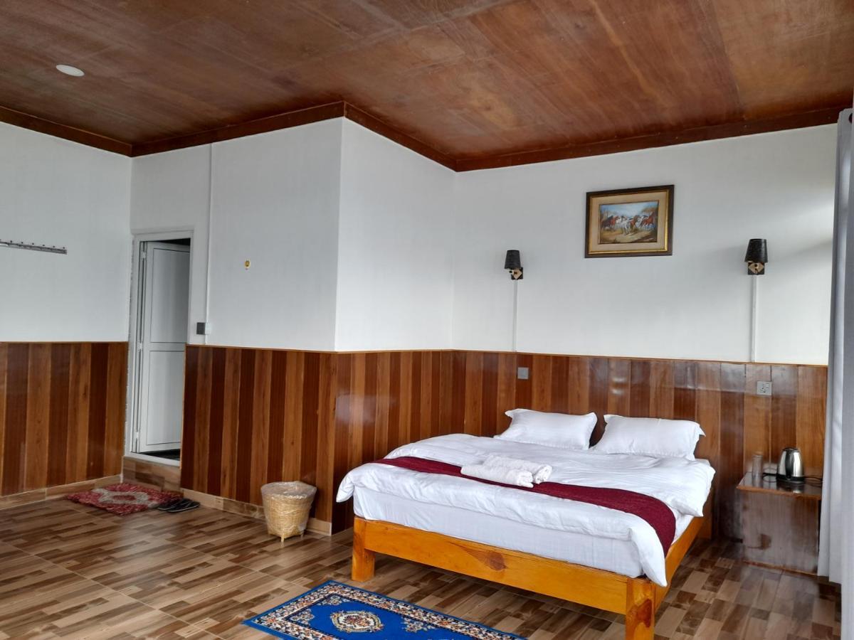 Panoramic View Guest House Sarangkot ポカラ エクステリア 写真