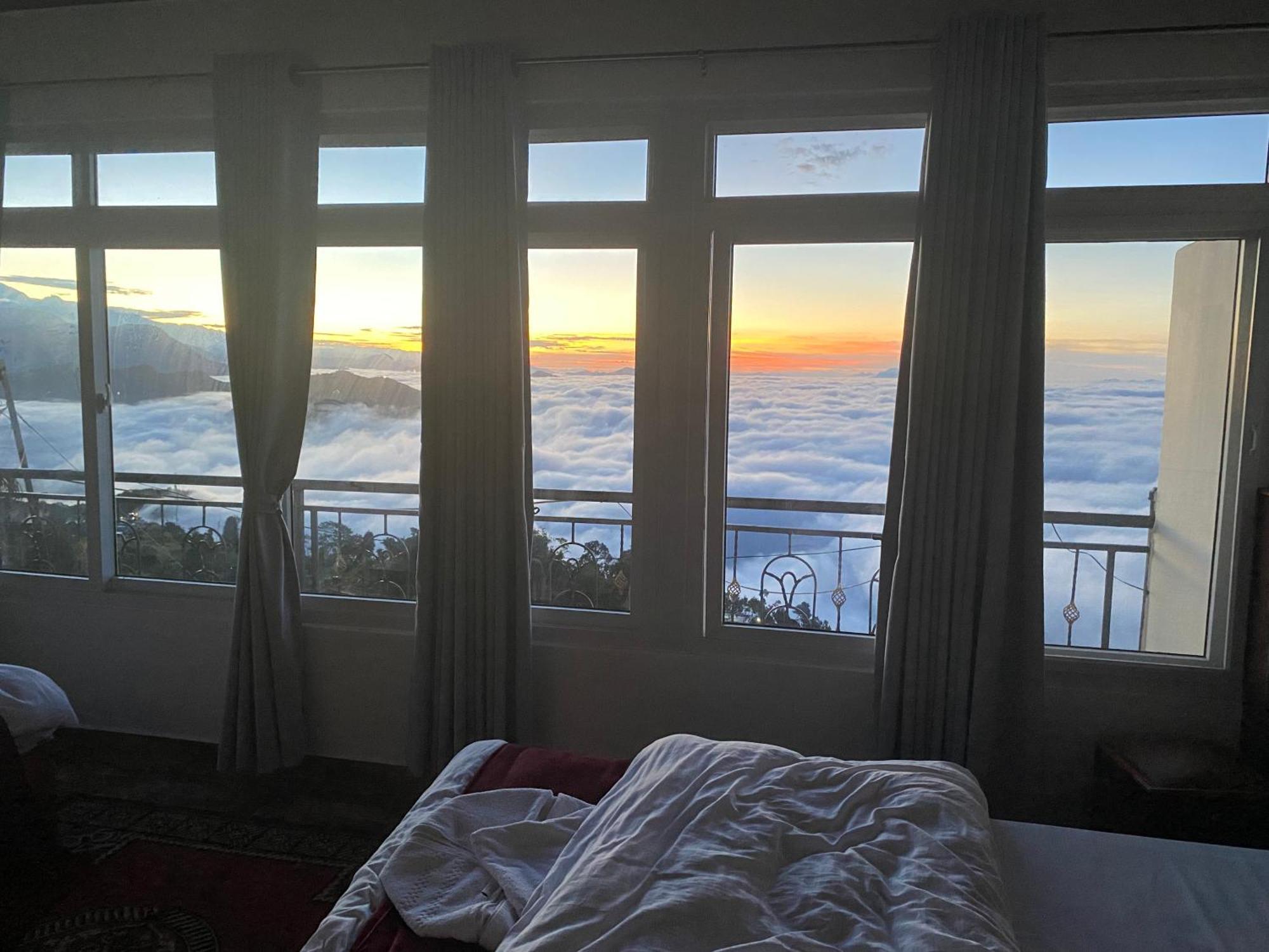 Panoramic View Guest House Sarangkot ポカラ エクステリア 写真